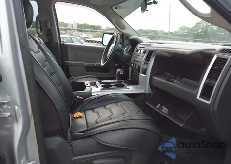 2010 Dodge Ram 1500 Slt/Sport/Trx z USA, uszkodzony, nr VIN 1D7RV1GT3AS198051